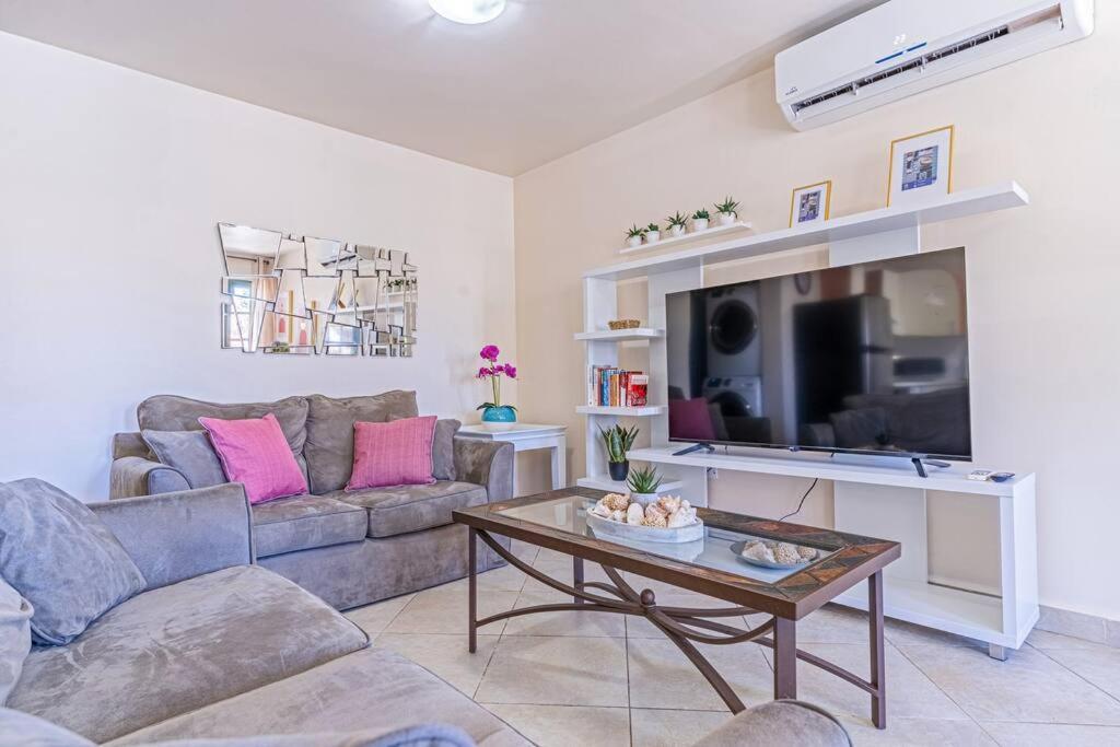 Palma Divine Condo-2Br-2Bth-Pool Noord Exterior photo